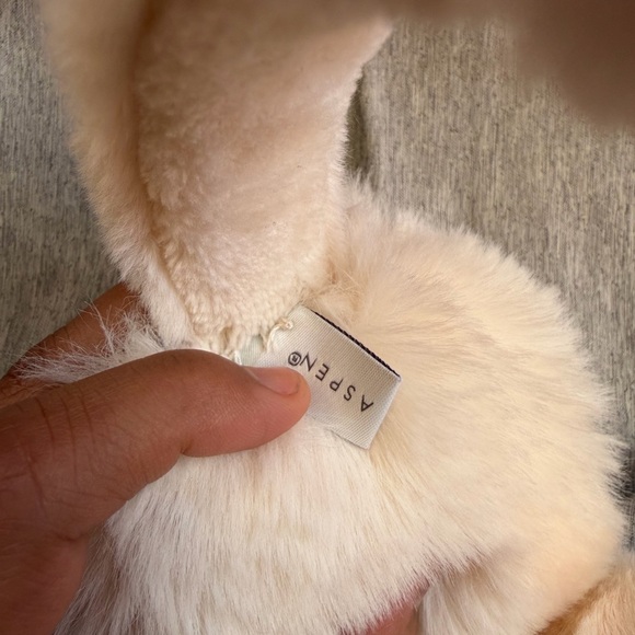 Cream Faux Fur Earmuffs - Picture 4 of 4